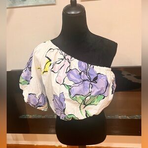 Women’s off shoulder crop top